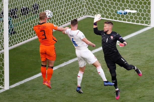 Matthijs de Ligt of Netherlands heads wide whilst under pressure from Tomas Vaclik of Czech Republic during the UEFA Euro 2020 Championship Round of...