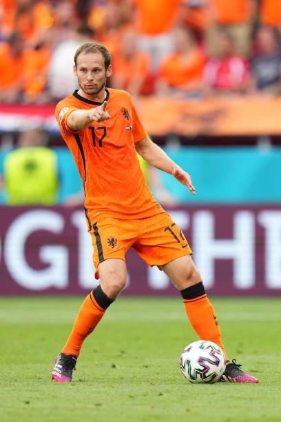 Daley Blind of Netherlands gives instructions during the UEFA Euro 2020 Championship Round of 16 match between Netherlands and Czech Republic at...