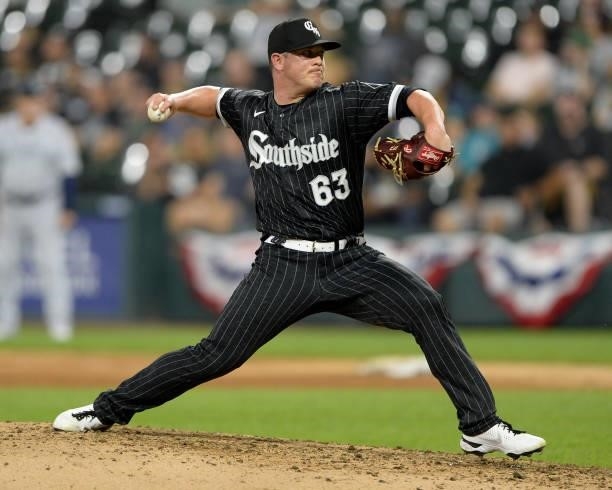 Matt Foster of the Chicago White Sox pitches against the Seattle Mariners on June 25, 2021 at Guaranteed Rate Field in Chicago, Illinois. The White...