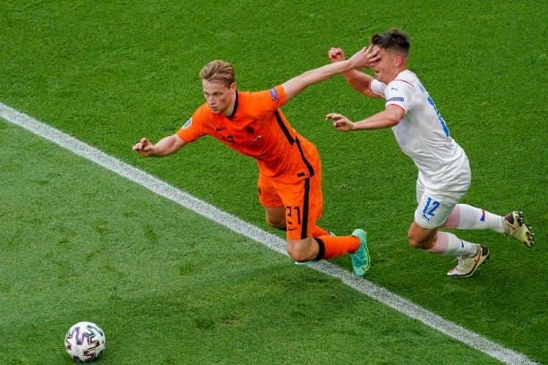 Frenkie de Jong of the Netherlands battles for possession with Lukas Masopust of Czech Republic during the UEFA Euro 2020: Round of 16 match between...