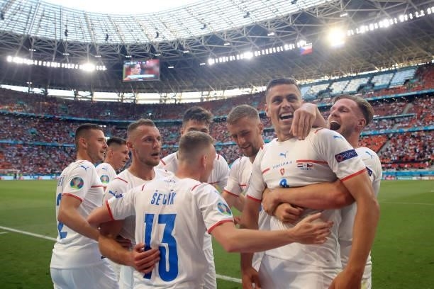 Tomas Holes of Czech Republic celebrates with team mates after scoring their side's first goal during the UEFA Euro 2020 Championship Round of 16...