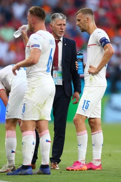 Jaroslav Silhavy, Head Coach of Czech Republic interacts with Tomas Soucek of Czech Republic during the UEFA Euro 2020 Championship Round of 16 match...