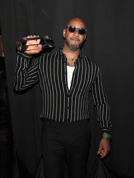 Swizz Beatz, recipient of the 2021 Culture Creatos Icon award poses backstage at the Culture Creators Innovators & Leaders Awards at The Beverly...