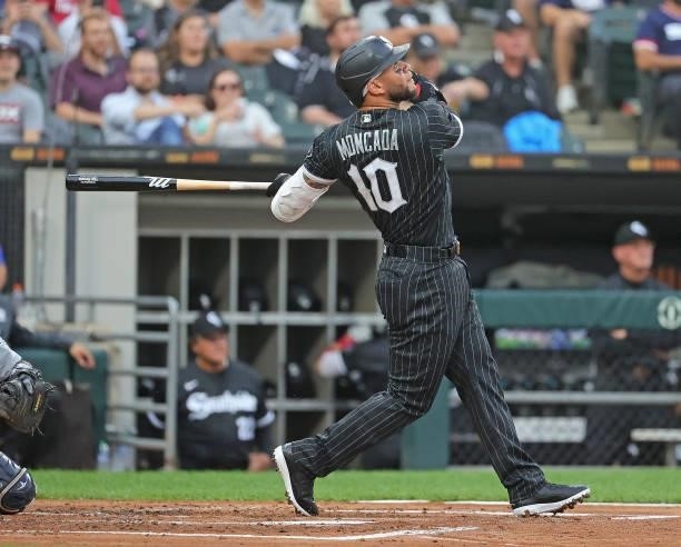Yoan Moncada of the Chicago White Sox bats against the Seattle Mariners at Guaranteed Rate Field on June 25, 2021 in Chicago, Illinois. The Mariners...