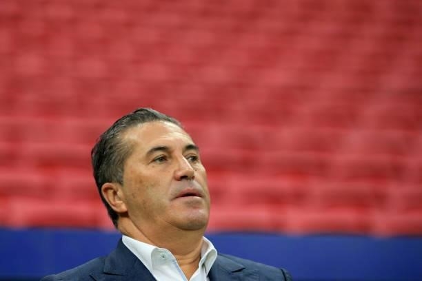 Head coach of Venezuela José Peseiro looks on before a Group B Match between Venezuela and Peru as part of Copa America Brazil 2021 at Mane Garrincha...