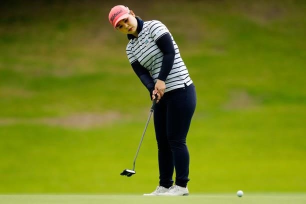 Yoko Ishikawa of Japan attempts a putt on the 2nd green during the first round of the Sky Ladies ABC Cup at the ABC Golf Club on June 29, 2021 in...