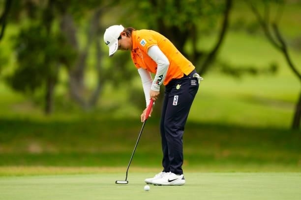 Yukiko Nishiki of Japan attempts a putt on the 3rd green during the first round of the Sky Ladies ABC Cup at the ABC Golf Club on June 29, 2021 in...