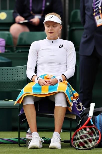 Harriet Dart of Great Britain reacts in her Ladies' Singles First Round match against Elise Mertens of Belgium during Day Two of The Championships -...