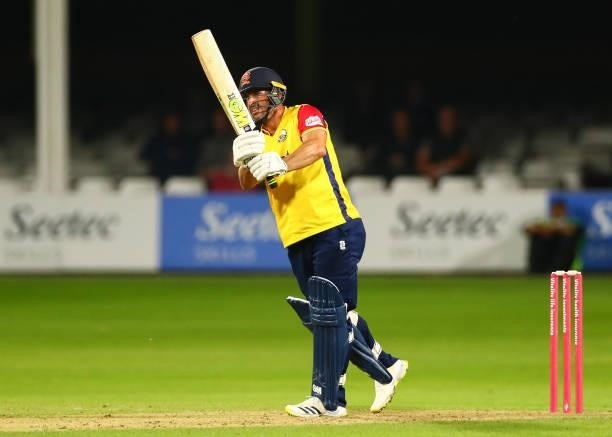 Ryan Ten Doeschate of Essex Eagles bats a 4 to win the game during the Vitality T20 Blast match between Essex Eagles and Somerset CCC at Cloudfm...