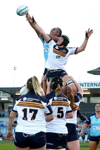 Sera Naiqama of the Waratahs and Michaela Leonard of the Brumbies compete for a line-out ball during the round three Super W match between the NSW...