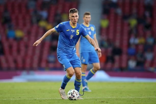 Serhiy Sydorchuk of Ukriane in action during the UEFA Euro 2020 Championship Round of 16 match between Sweden and Ukraine at Hampden Park on June 29,...