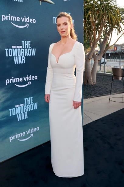 Betty Gilpin attends the premiere of Amazon's "The Tomorrow War