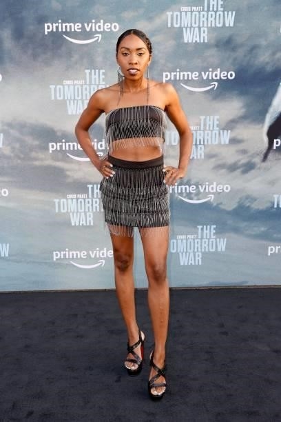 Carrie Bernans attends the premiere of Amazon's "The Tomorrow War