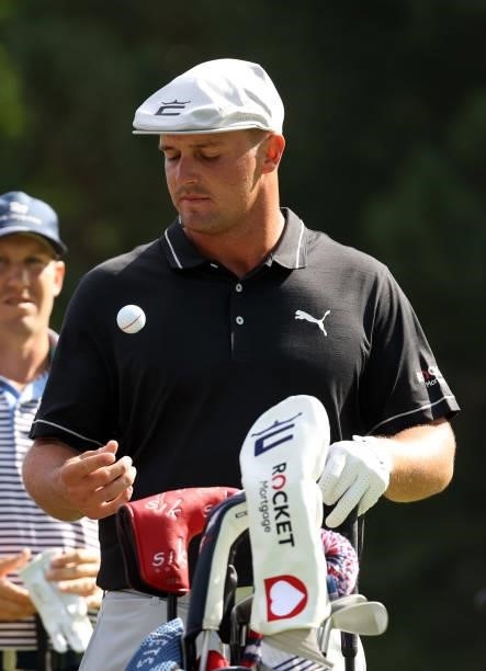 Bryson DeChambeau prepares to tee off during the first round of the Rocket Mortgage Classic on July 01, 2021 at the Detroit Golf Club in Detroit,...