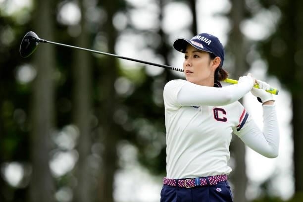 Shiho Toyonaga of Japan hits her tee shot on the 1st hole during the final round of the Sky Ladies ABC Cup at the ABC Golf Club on July 2, 2021 in...
