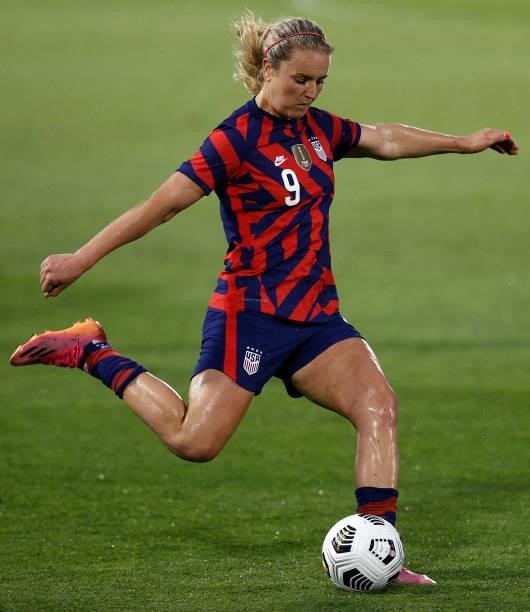 Lindsey Horan of United States dribbles downfield against Mexico at Rentschler Field on July 01, 2021 in East Hartford, Connecticut.