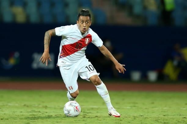 Christian Cueva of Peru controls the ball during a quarterfinal match between Peru and Paraguay as part of Copa America Brazil 2021 at Estadio...