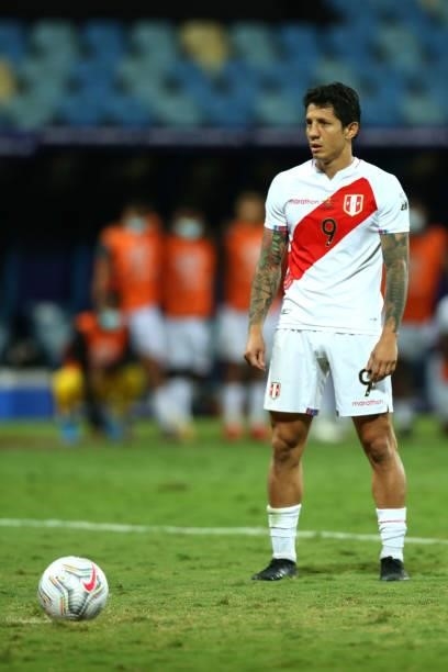 Gianluca Lapadula of Peru prepares to take a penalty kick during a quarterfinal match between Peru and Paraguay as part of Copa America Brazil 2021...