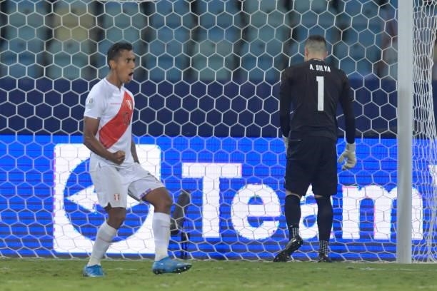 Renato Tapia of Peru celebrates after scoring his penalty in the shootout after a quarterfinal match between Peru and Paraguay as part of Copa...