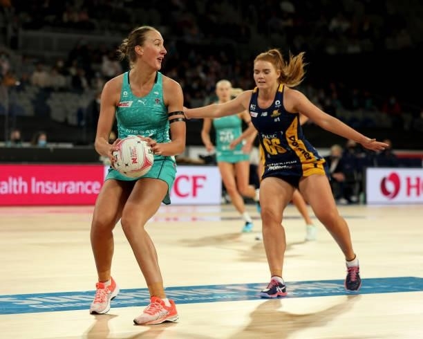 Emily Mannix of the Vixens in action during the round nine Super Netball match between Sunshine Coast Lightning and Melbourne Vixens at John Cain...