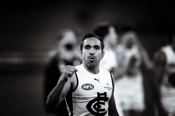 Eddie Betts of the Blues acknowledges the fans after the round 16 AFL match between Fremantle Dockers and Carlton Blues at the Melbourne Cricket...