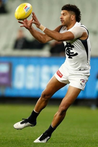 Sam Petrevski-Seton of the Blues marks the ball during the round 16 AFL match between Fremantle Dockers and Carlton Blues at the Melbourne Cricket...