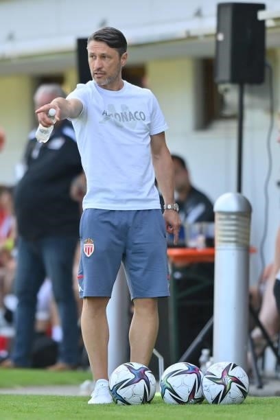Head coach Niko Kovac of AS Monaco gives his team instructions during the Pre-Season Friendly match between FC Red Bull Salzburg and AS Monaco at...