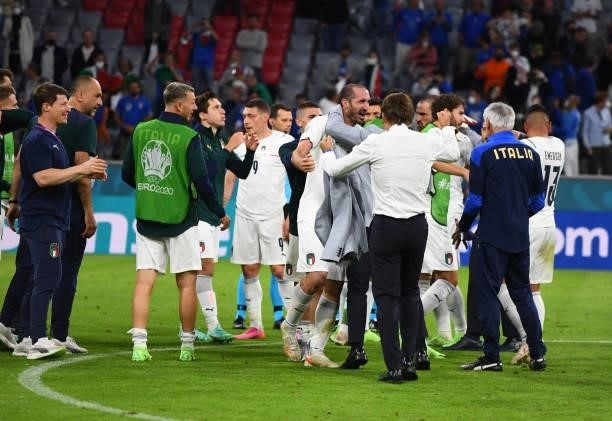 Head coach Italy Roberto Mancini celebrates with players and his staff the UEFA Euro 2020 Championship Quarter-final match between Belgium and Italy...