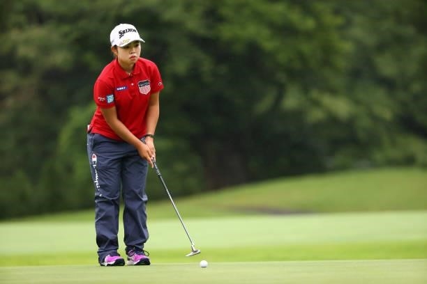 Miyuu Yamashita of Japan lines up a putt on the 1st green during the final round of the Shiseido Ladies Open at Totsuka Country Club on July 4, 2021...