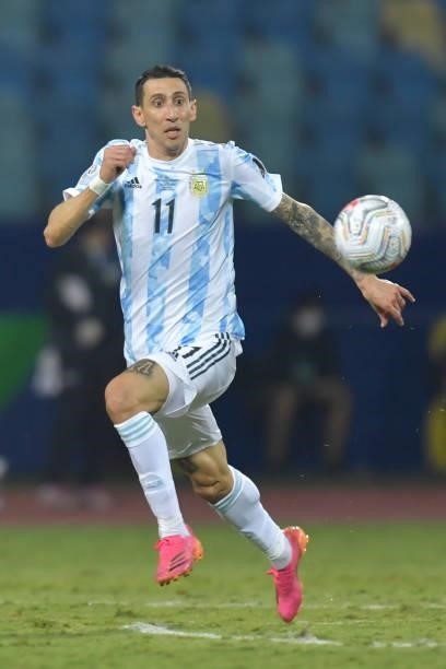 Angel Di Maria of Argentina controls the ball during a quarter-final match of Copa America Brazil 2021 between Argentina and Ecuador at Estadio...