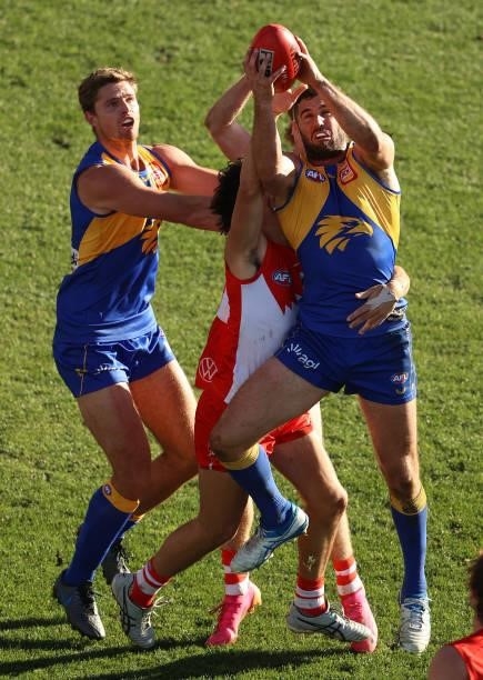 Jack Darling of the Eagles marks during the round 16 AFL match between Sydney Swans and West Coast Eagles at GMHBA Stadium on July 04, 2021 in...