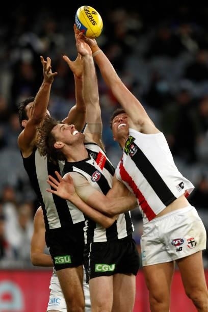 Jordan Roughead of the Magpies and Rowan Marshall of the Saints compete during the round 16 AFL match between Collingwood Magpies and St Kilda Saints...