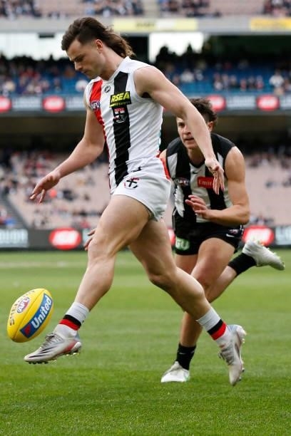 Jack Sinclair of the Saints kicks the ball during the round 16 AFL match between Collingwood Magpies and St Kilda Saints at Melbourne Cricket Ground...