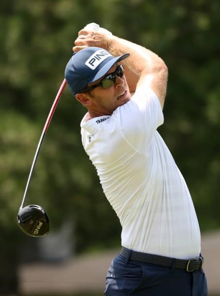 Seamus Power of Ireland tees off on the fourth tee during the final round of the Rocket Mortgage Classic on July 04, 2021 at the Detroit Golf Club in...