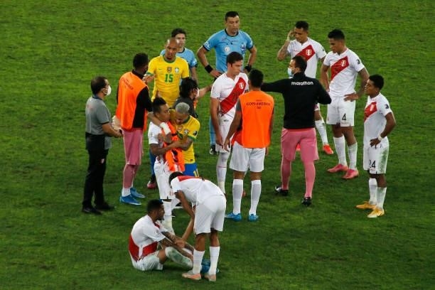 Neymar Jr. Of Brazil embraces with Christian Cueva of Peru after a semi-final match of Copa America Brazil 2021 between Brazil and Peru at Estadio...