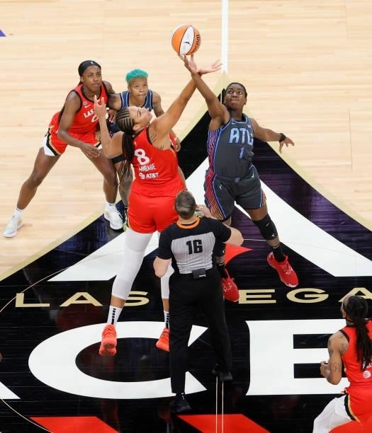 Elizabeth Williams of the Atlanta Dream wins the tipoff against Liz Cambage of the Las Vegas Aces during their game at Michelob ULTRA Arena on July...