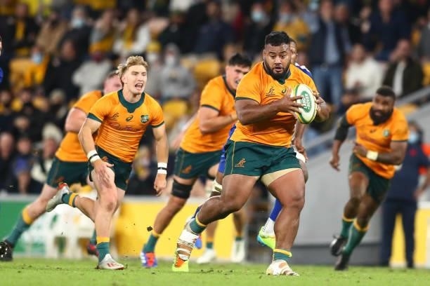 Taniela Tupou of the Wallabies makes a break during the international Test match between the Australia Wallabies and France at Suncorp Stadium on...