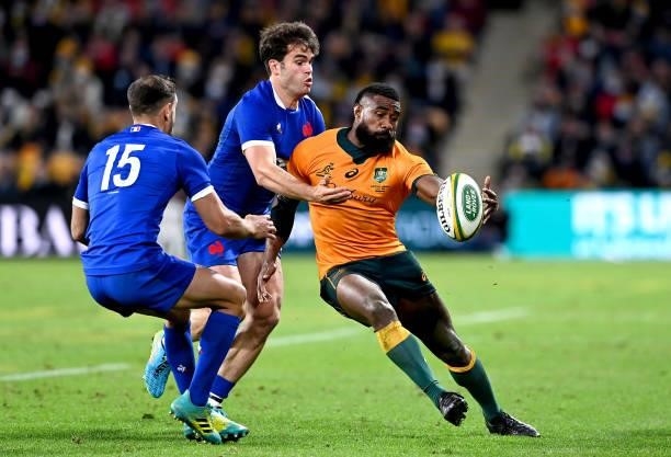 Marika Koroibete of the Wallabies catches the ball during the international Test match between the Australia Wallabies and France at Suncorp Stadium...