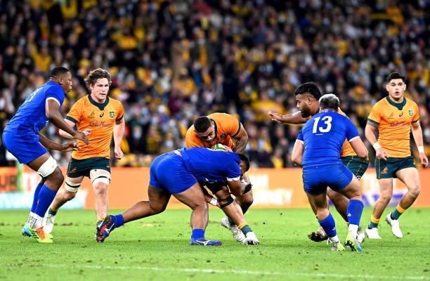 Lukhan Salakaia-Loto of the Wallabies takes on the defence during the international Test match between the Australia Wallabies and France at Suncorp...