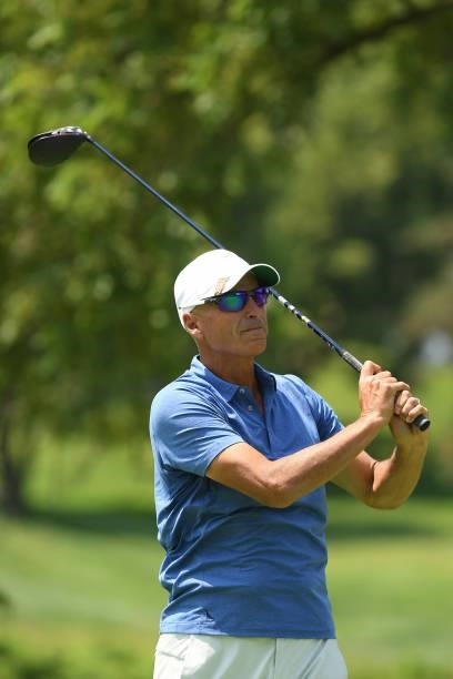 Rocco Mediate plays his shot from the fourth tee during the first round of the U.S. Senior Open Championship at the Omaha Country Club on July 08,...