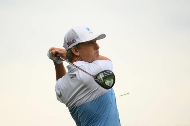 David Toms plays his shot from the 18th tee during the first round of the U.S. Senior Open Championship at the Omaha Country Club on July 08, 2021 in...