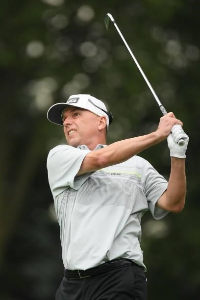 Kevin Sutherland plays his shot from the fourth tee during the first round of the U.S. Senior Open Championship at the Omaha Country Club on July 08,...