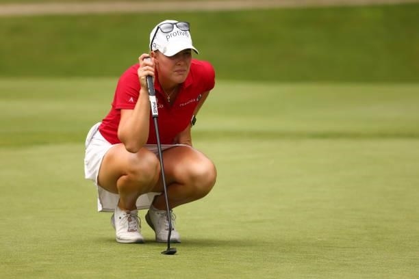 Jennifer Kupcho reads a putt on the sixth green during the second round of the Marathon LPGA Classic presented by Dana at Highland Meadows Golf Club...