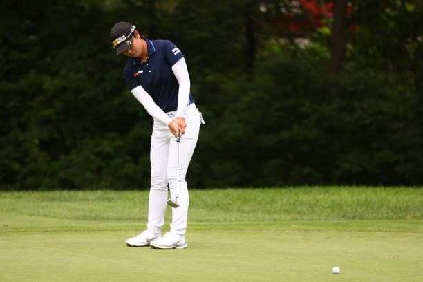 Yuka Saso of the Philippines putts for birdie on the sixth green during the second round of the Marathon LPGA Classic presented by Dana at Highland...