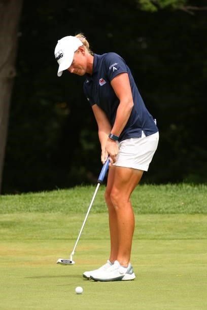 Stacy Lewis putts on the sixth green during the second round of the Marathon LPGA Classic presented by Dana at Highland Meadows Golf Club in...