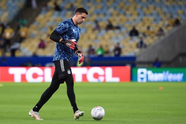 Emiliano Martinez of Argentina warms up prior to the final of Copa America Brazil 2021 between Brazil and Argentina at Maracana Stadium on July 10,...