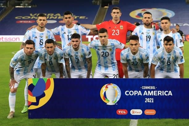 Players of Argentina pose for the team photo prior to the final of Copa America Brazil 2021 between Brazil and Argentina at Maracana Stadium on July...