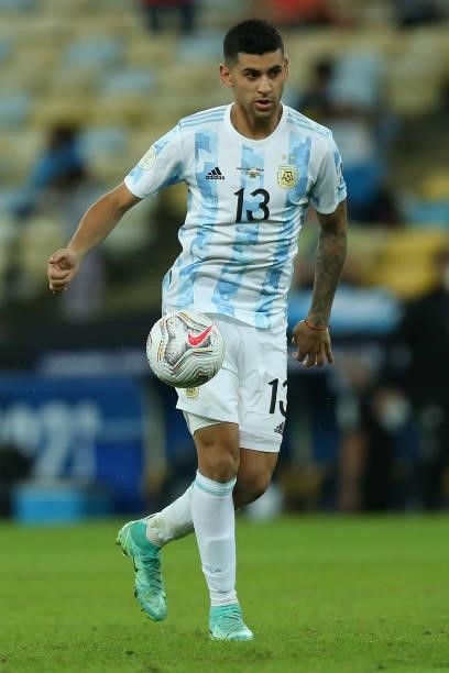 Cristian Romero of Argentina controls the ball during the final of Copa America Brazil 2021 between Brazil and Argentina at Maracana Stadium on July...