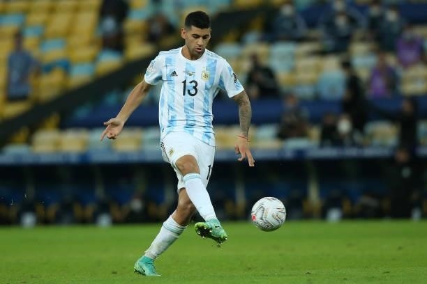 Cristian Romero of Argentina controls the ball during the final of Copa America Brazil 2021 between Brazil and Argentina at Maracana Stadium on July...