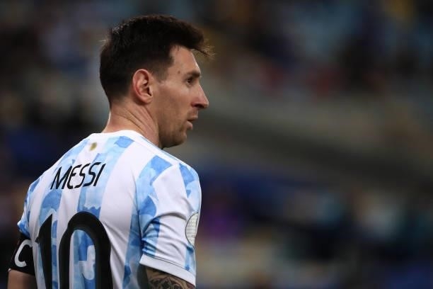 Lionel Messi of Argentina reacts during the final of Copa America Brazil 2021 between Brazil and Argentina at Maracana Stadium on July 10, 2021 in...